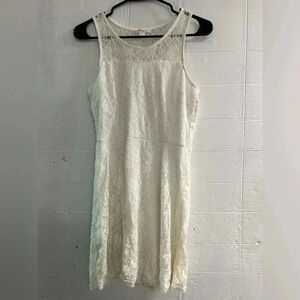 Women’s Pinky White Lace Knee Length Dress Size Large